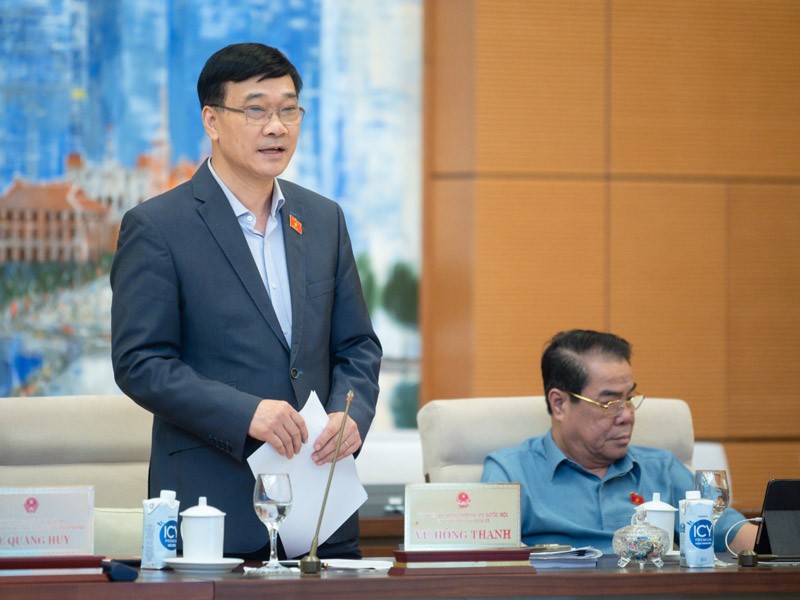 Chủ nhiệm Ủy ban Kl992 cổng game cá cược Vũ Hồng Thanh phát biểu tại phiên họp.