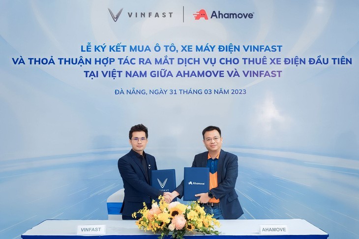 Du khách du lịch đến Đà Nẵng đã có thể dễ dàng đặt thuê xe máy điện VinFast