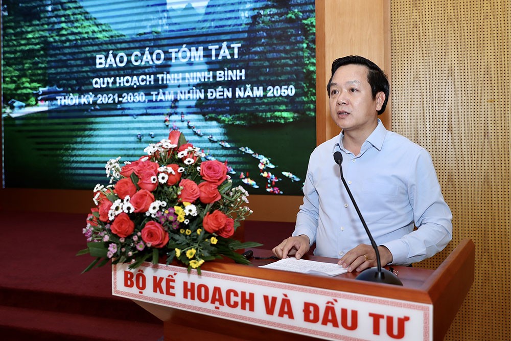 Chủ tịch UBND tỉnh Ninh Bình Phạm Quang Ngọc cho biết, mục tiêu đến năm 2030, tỉnh Ninh Bình phát triển hiệu quả, bao trùm và bền vững (Ảnh: Đức Trung)