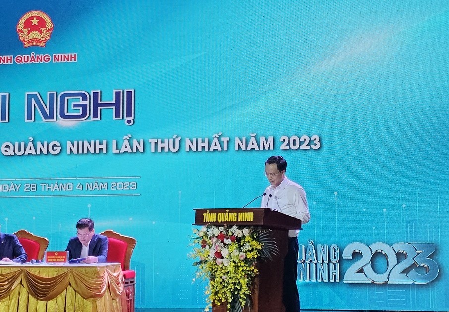 Ông Nguyễn Mạnh Cường, Giám đốc Sở Kế hoạch và Kl99ok phiên bản mới Quảng Ninh trình bày báo cáo tại Hội nghị. Ảnh: Thanh Sơn