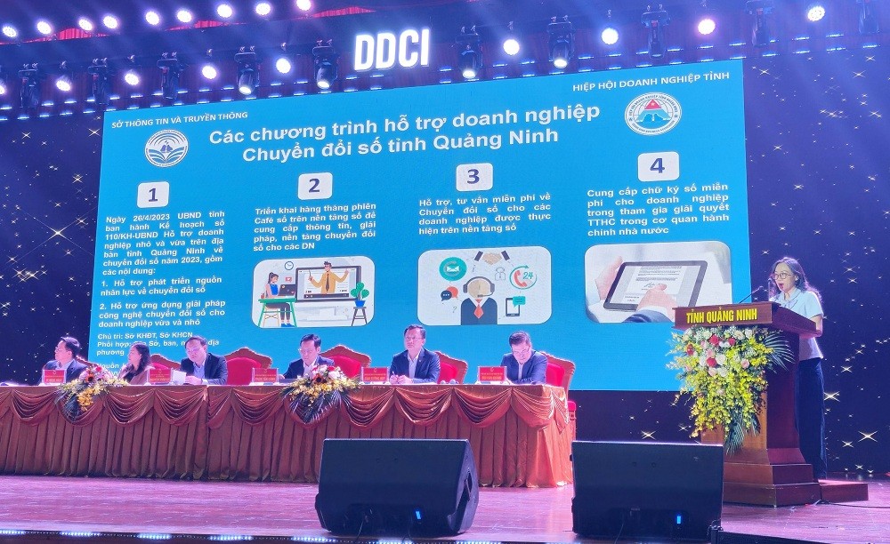 Bà Lê Ngọc Hân, Giám đốc Sở Thông tin và Truyền thông tỉnh Quảng Ninh công bố các chương trình hỗ trợ, tư vấn Kl991.com World Cup 2026 Chính Thức chuyển đổi số. Ảnh: Thanh Sơn