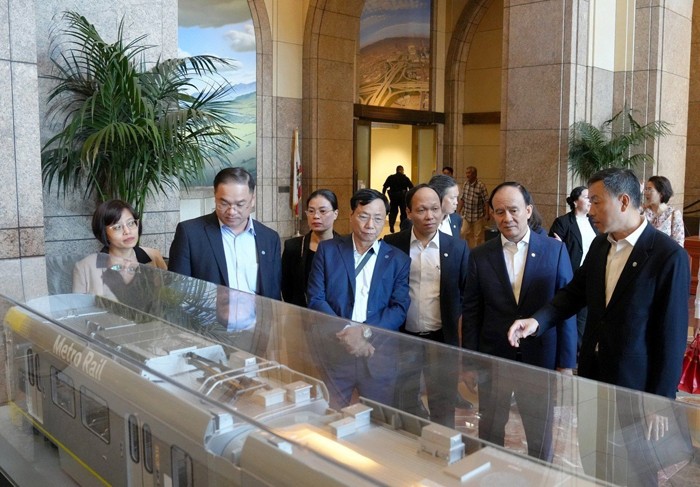 Đoàn công tác TP. Hà Nội làm việc, khảo sát dự án Metro của TP. Los Angeles