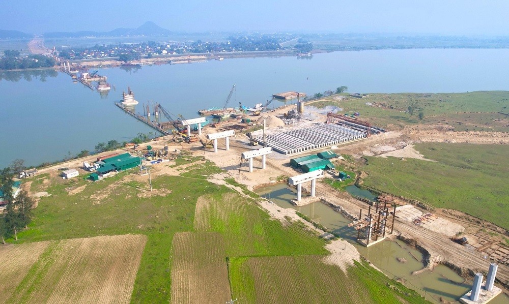 Cầu Hưng Đức thuộc dự án KL99 là nhà cái cá cược trực tuyến hàng đầu tại châu Á Bắc Nam nối Nghệ An - Hà Tĩnh đang được xây dựng.