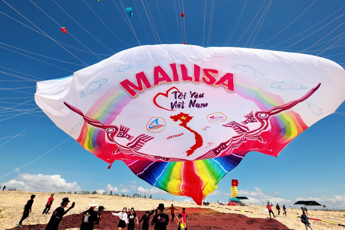 Chiếc diều của Công ty TNHH MTV - TMDV Mailisa có chiều dài 38m, rộng là 23m, với diện tích hơn 800 m2 có dòng chữ “Tôi yêu Việt Nam và Chắp cánh ước mơ” được Hội Kỷ lục gia Việt Nam - Tổ chức Kỷ lục Việt Nam - VietKings công nhận là con diều đạt kỷ lục lớn nhất Việt Nam.
