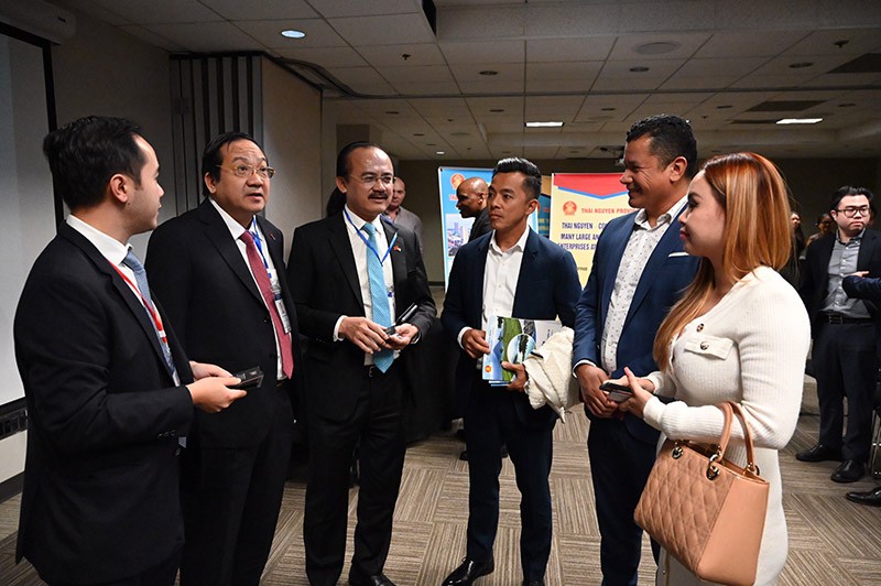 Lãnh đạo và Kl991.com World Cup 2026 Chính Thức tỉnh Long An trao đổi hợp tác với các nhà Kl99ok phiên bản mới Hoa Kỳ
