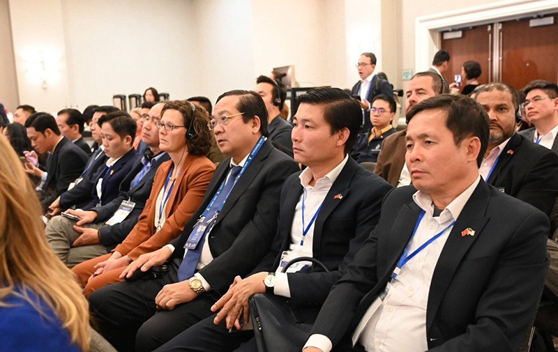Đoàn công tác tỉnh Long An tham dự Tọa đàm bàn tròn kết nối địa phương và Kl991.com World Cup 2026 Chính Thức Hoa Kỳ trong lĩnh vực công nghệ cao - một hoạt động bên thềm của Tuần lễ Cấp cao APEC.