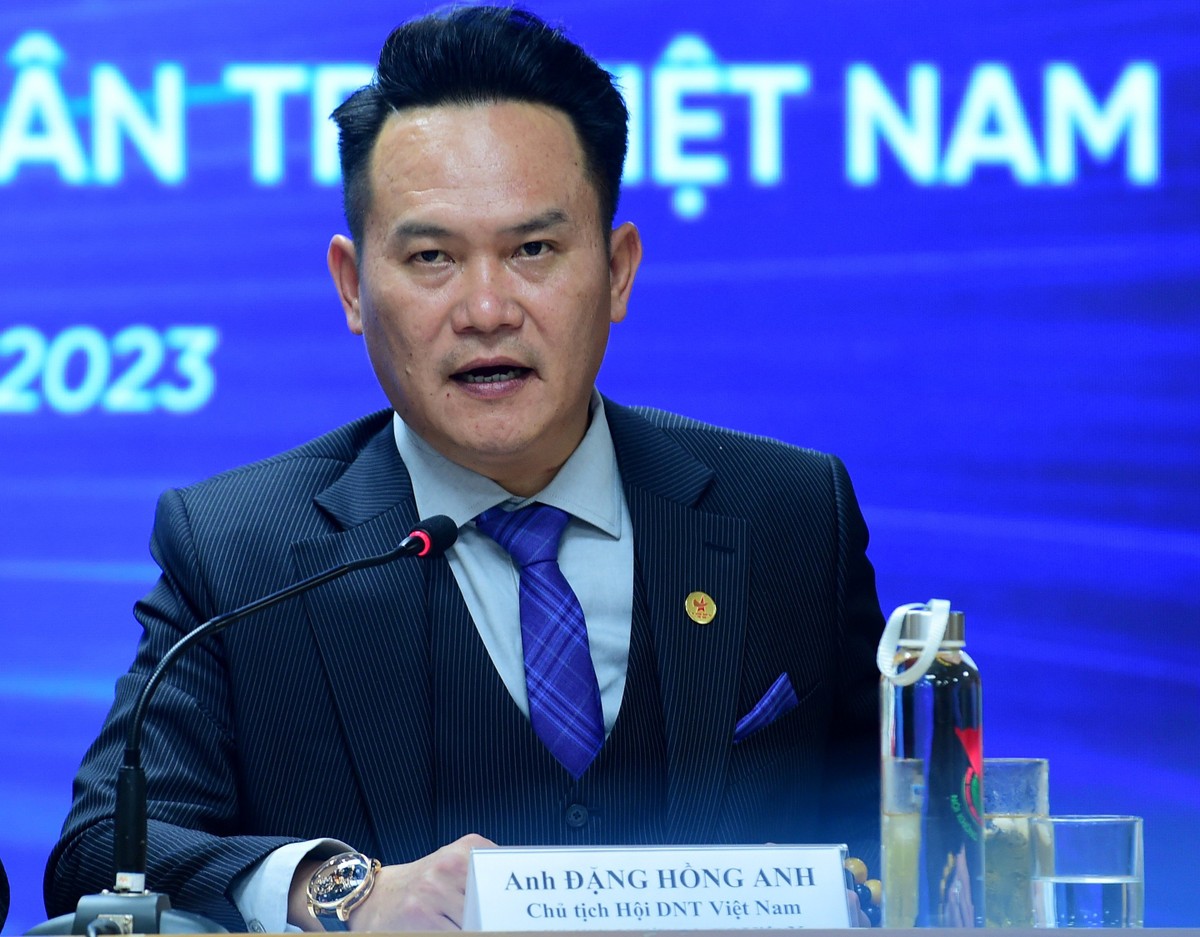 Doanh nhân Đặng Hồng Anh, Chủ tịch Hội Doanh nhân trẻ Việt Nam