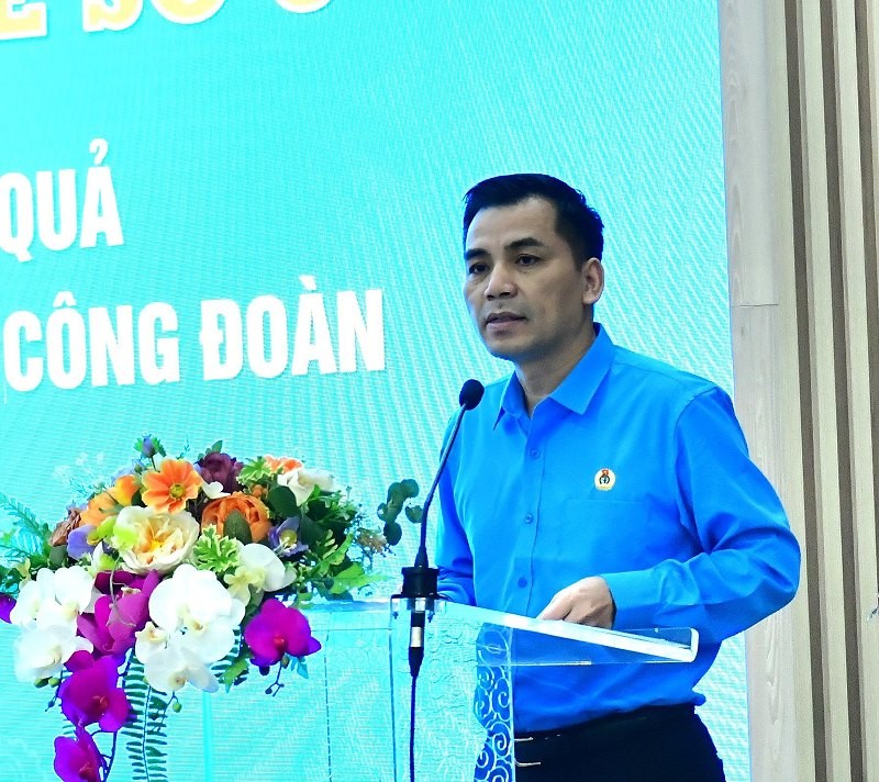 Ông Lê Đình Hùng, Phó chủ tịch Liên đoàn Lao động Thành phố Hà Nội đề xuất một số nội dung để xây dựng nguồn Kl991.com nạp rút nhanh mạnh, phát triển bền vững. (Ảnh: Nguyễn Ly)
