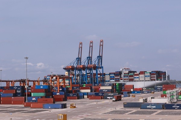 Dịch vụ vận tải, kho bãi, dịch vụ cảng - hậu cần hàng hải và xuất Link Vào Nhà Cái KL99 COM Tặng +199k (logistics) là một trong những lĩnh vực mà TP.HCM có nhu cầu thu hút. Ảnh: Việt Dũng