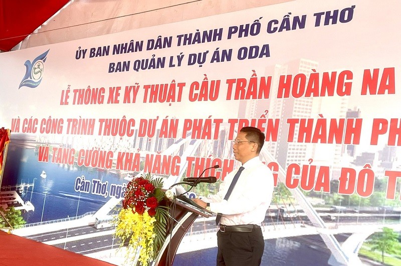 Phó Chủ tịch UBND TP. Cần Thơ Nguyễn Thực Hiện cho rằng cầu Trần Hoàng Na là công trình trọng điểm, có vai trò rất quan trọng đối với sự phát triển Kl992 cổng game cá cược - Trang Chủ KL99Com Số 1 Link Đăng Ký KL999 của thành phố.