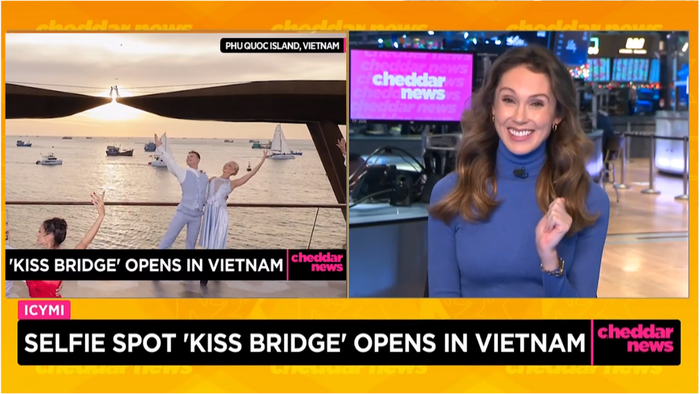 Nữ biên tập viên của Cheddar News phấn khích khi bình luận về Cầu Hôn