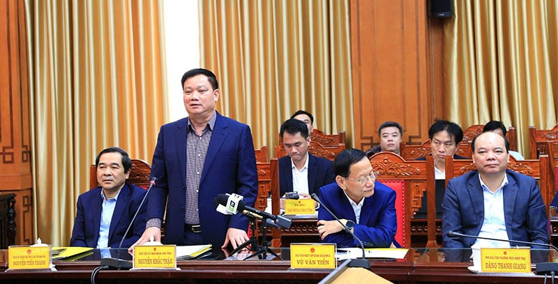 Ông Nguyễn Khắc Thận, Phó Bí thư Tỉnh ủy, Chủ tịch UBND tỉnh Thái Bình phát biểu tại hội nghị.