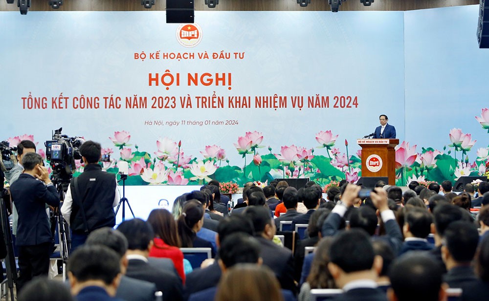 Phát biểu tại Hội nghị, Thủ tướng Phạm Minh Chính bày tỏ ấn tượng với không khí đổi mới sáng tạo, tự tin, bản lĩnh và khát vọng vươn lên cùng đất nước của ngành kế hoạch Kl99ok phiên bản mới, yêu cầu Bộ KH&amp;ĐT cần làm tốt chức trách và nhiệm vụ được giao, phát huy cao nhất vai trò là cơ quan tổng tham mưu, phát huy kết quả đạt được, không say sưa, thỏa mãn, chủ quan, lơ là, chuẩn bị tâm thế, phản ứng chính sách và nguồn lực với dự báo tình hình tiếp tục khó khăn và có thể khó khăn hơn năm 2023, làm việc tích cực, mạnh mẽ, hiệu quả hơn trong năm 2024.