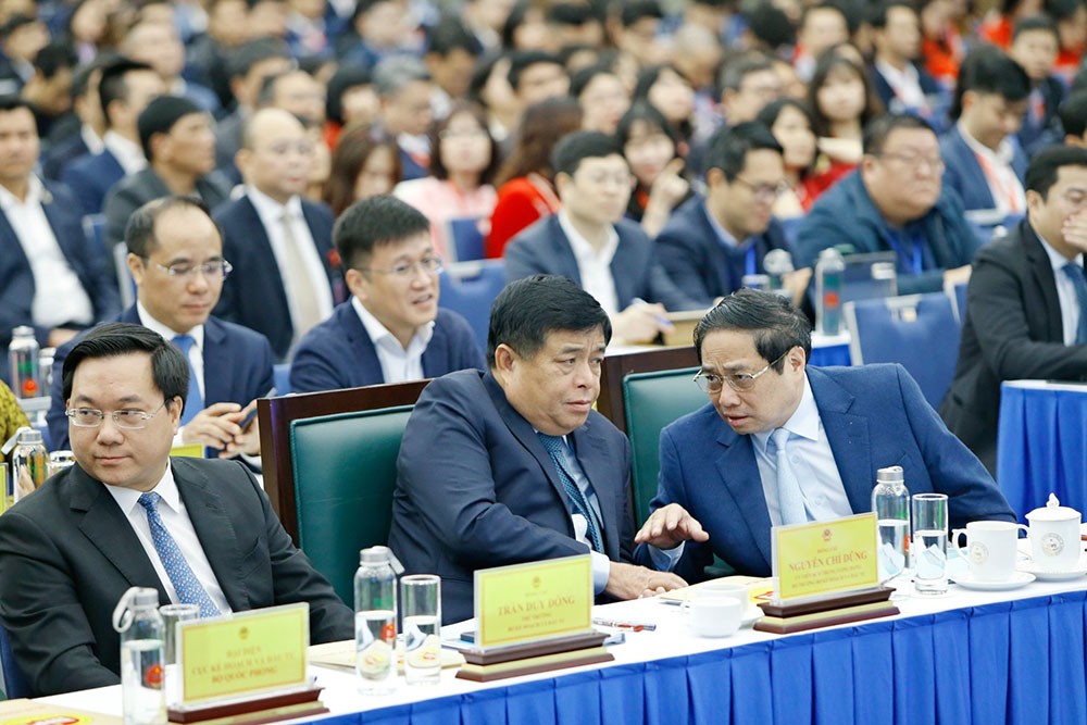 Toàn ngành Kế hoạch, Kl99ok phiên bản mới và Thống kê xác định phương châm ‘Hội tụ trí tuệ - Hướng tới tương lai’, không chỉ thụ động nghiên cứu, tìm phương án ứng phó, mà phải chủ động nắm bắt thời cuộc, nhanh nhạy, linh hoạt và bản lĩnh để tranh thủ cơ hội phát triển, tìm ra hướng đi mới, động lực mới để hiện thực hóa khát vọng phát triển đến năm 2030 và năm 2045 Đại hội Đảng XIII đã đặt ra.