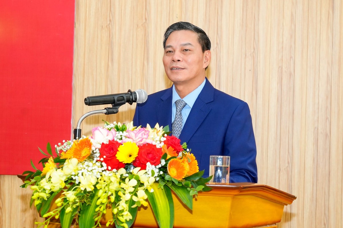 Ông Nguyễn Văn Tùng, Chủ tịch UBND Thành phố Hải Phòng phát biểu giao nhiệm vụ.