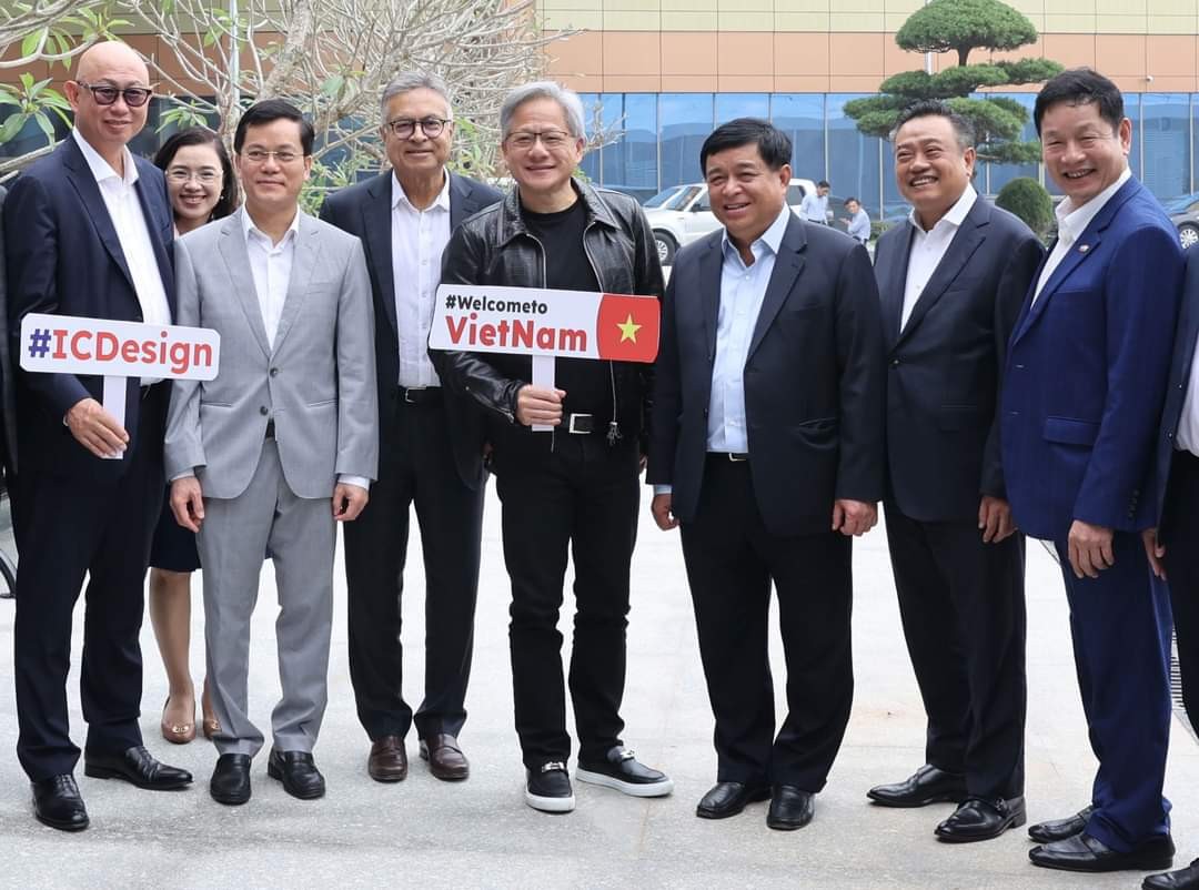 Bộ trưởng Nguyễn Chí Dũng tiếp tỷ phú Jensen Huang, Chủ tịch Nvidia - Kl994 game bài casino hấp dẫn Kl994 nhà cái bóng đá world cup chip đắt giá nhất thế giới. Bộ trưởng đề nghị phía Nvidia đẩy mạnh nghiên cứu, triển khai các dự án Kl99ok phiên bản mới về bán dẫn, AI vào Việt Nam.