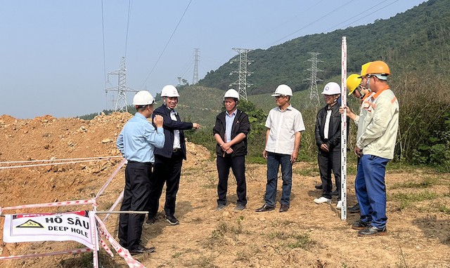 Lãnh đạo EVNNPT kiểm tra tiến độ thi công Dự án đường dây 500 kV Quỳnh Lưu - Thanh Hóa