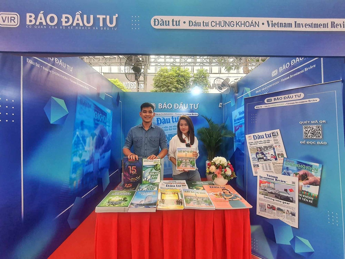 Gian hàng giới thiệu các ấn phẩm của Báo Kl99ok phiên bản mới.
