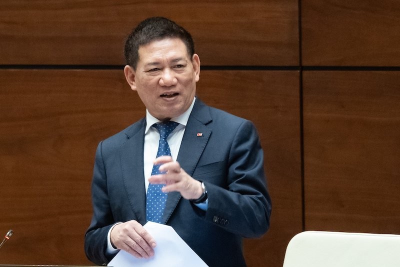 Bộ trưởng Hồ Đức Phớc trả lời chất vấn (Ảnh:Quochoi.vn).