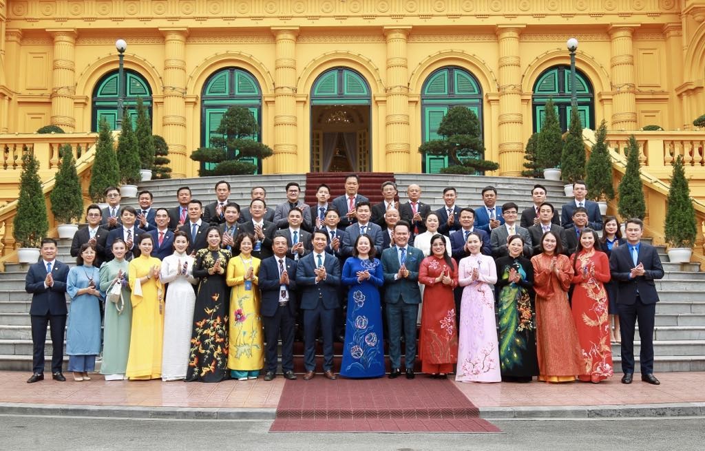 Cuộc gặp giữa quyền Chủ tịch nước Võ Thị Ánh Xuân với Hội Doanh nhân trẻ Việt Nam diễn ra vào chiều 25/3, Ảnh: Chí Cường