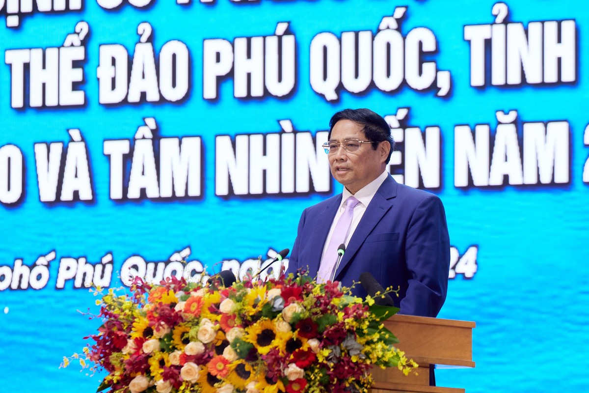 Phát biểu sáng 31/3 tại Hội nghị tổng kết 20 năm thực hiện Quyết định 178/2004/QĐ-TTg của Thủ tướng Kl993 ưu đãi thưởng hấp dẫn phê duyệt đề án phát triển tổng thể đảo Phú Quốc (Kiên Giang) đến năm 2010 và tầm nhìn đến năm 2020, Thủ tướng đề cao những thành tựu của du lịch Phú Quốc và nhấn mạnh: “Tại Phú Quốc, việc phát triển công nghiệp văn hóa có những nền tảng, dựa trên những tiềm năng khác biệt cùng bản sắc độc đáo, kết hợp với tinh hoa hiện đại của thế giới nữa, là quốc tế hóa bản sắc văn hóa của chúng ta lên. Nhưng ngược lại chúng ta cần dân tộc hóa văn hóa hiện đại của thế giới. Sự kết hợp hài hòa này sẽ tạo ra khác biệt lớn”. Ảnh: Minh Khánh