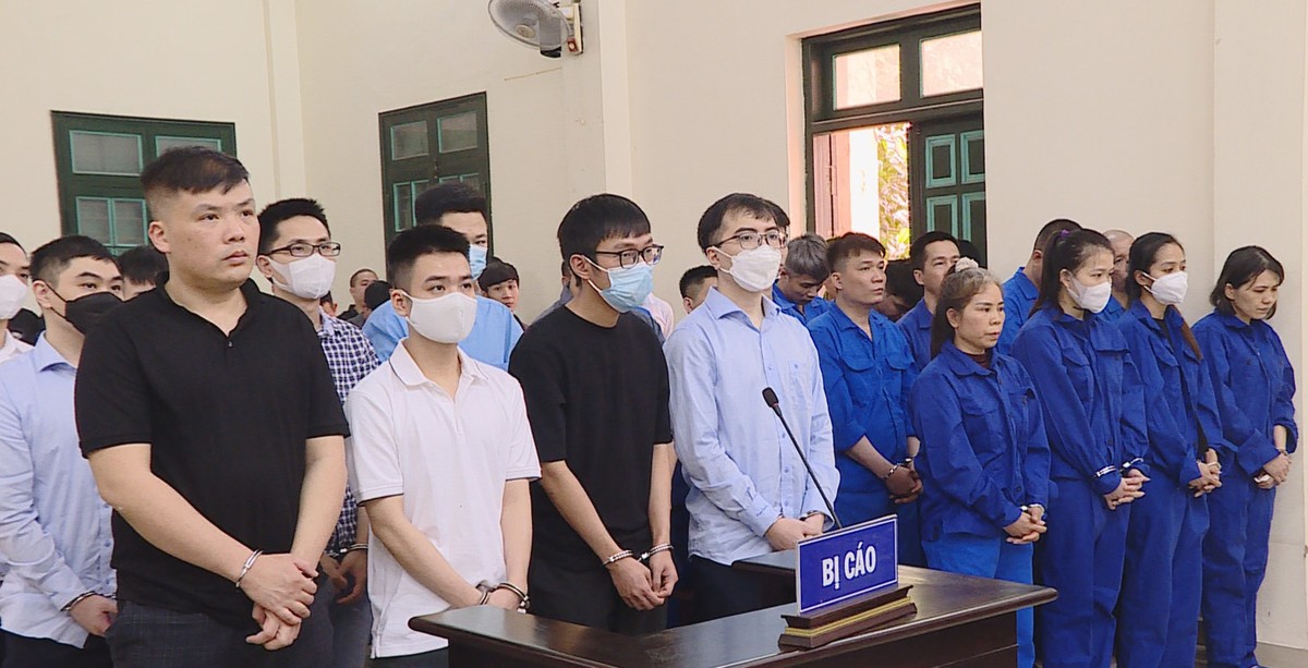 Có tới 53 bị cáo bị đưa ra xét xử về tội Đánh bạc và Tổ chức đánh bạc.