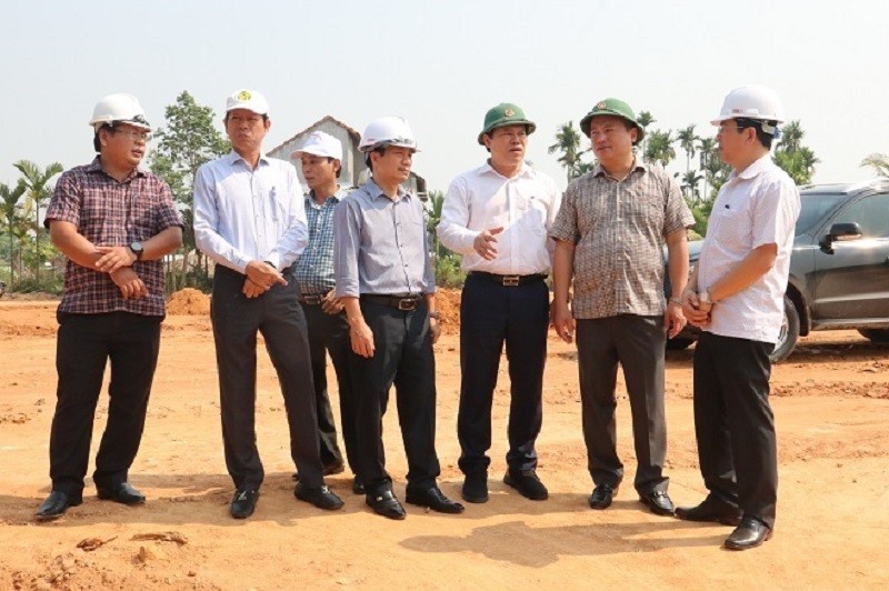 Lãnh đạo tỉnh Quảng Ngãi kiểm tra tiến độ giải phóng mặt bằng dự án KL99 là nhà cái cá cược trực tuyến hàng đầu tại châu Á Bắc - Nam đoạn Quảng Ngãi - Hoài Nhơn.