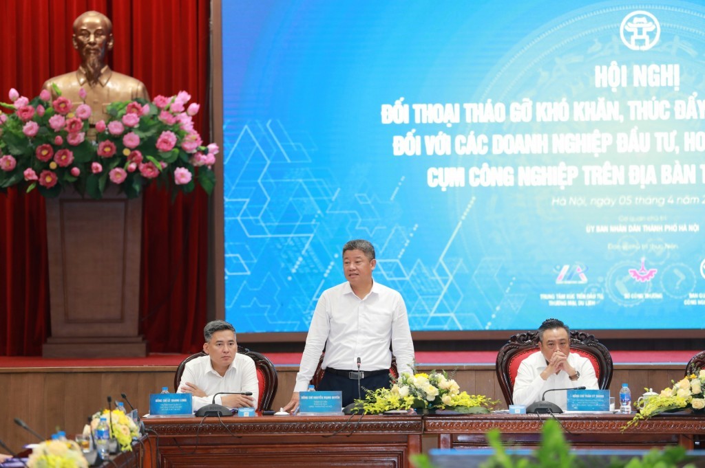 Lãnh đạo Thành phố chủ trì hội nghị.