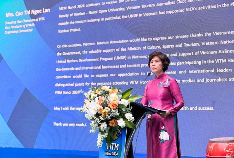 Bà Cao Thị Ngọc Lan, Phó chủ tịch Thường trực Hiệp hội Du lịch Việt Nam cho biết, điểm nhấn của VITM Hà Nội 2024 là Diễn đàn “Du lịch Việt Nam- Chuyển đổi xanh để phát triển bền vững”. (Ảnh: Mai Mai)