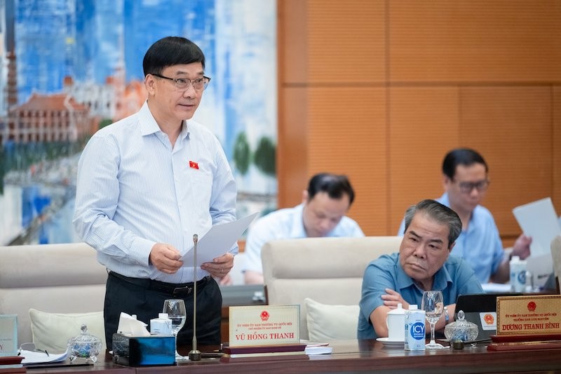 Chủ nhiệm Ủy ban Kl992 cổng game cá cược Vũ Hồng Thanh trình bày báo cáo thẩm tra.