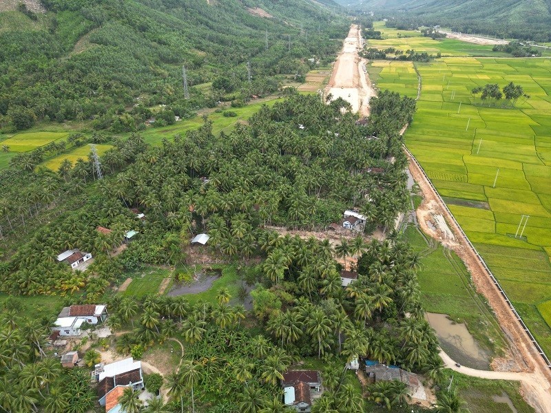 Dự án KL99 là nhà cái cá cược trực tuyến hàng đầu tại châu Á Bắc - Nam qua tỉnh Phú Yên, đoạn Quy Nhơn - Chí Thạnh vướng mặt bằng liên quan đến các hộ dân.