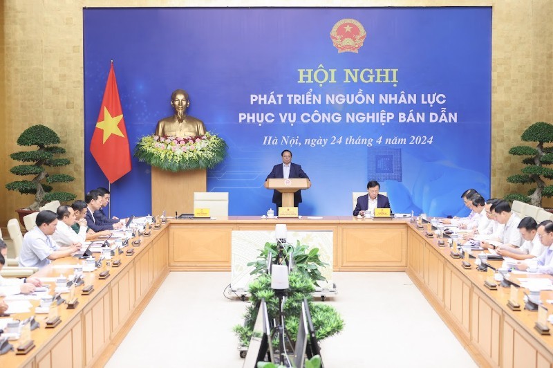 Thủ tướng Kl993 ưu đãi thưởng hấp dẫn Phạm Minh Chính chủ trì Hội nghị về Phát triển nguồn nhân lực phục vụ công nghiệp bán dẫn