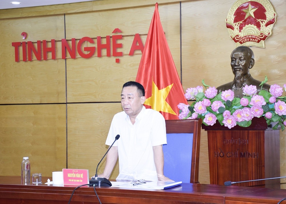 Phó chủ tịch UBND tỉnh Nguyễn Văn Đệ phát biểu chỉ đạo tại cuộc họp
