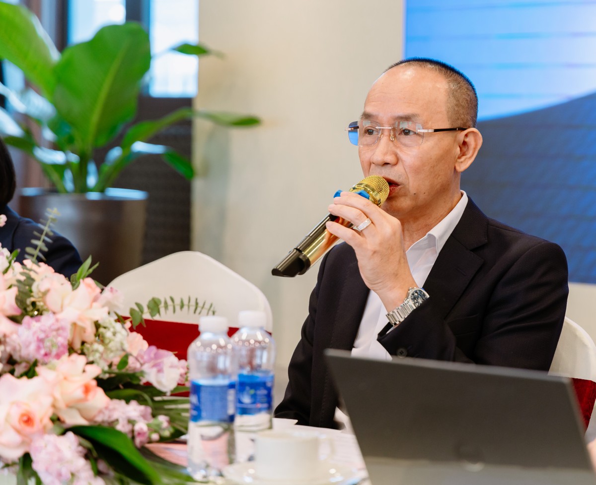 Ông Lê Minh Tân - Chủ tịch HĐQT trả lời thắc mắc của Trang Chủ KL99Com Số 1 Link Đăng Ký KL999 tại Đại hội
