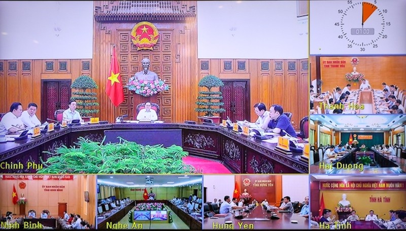 Thủ tướng yêu cầu các bộ, cơ quan, chủ Kl99ok phiên bản mới, nhà thầu, người lao động phải quyết tâm cao hơn, nỗ lực lớn hơn, vượt qua mọi khó khăn, thách thức để hoàn thành các công việc theo chức năng, nhiệm vụ, quyền hạn được giao. Ảnh: VGP
