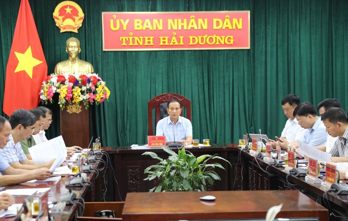 Phó chủ tịch Thường trực UBND tỉnh Hải Dương Lưu Văn Bản chủ trì phiên họp xem xét Đề án về thành lập Khu Kl992 cổng game cá cược chuyên biệt. Ảnh: Báo Hải Dương