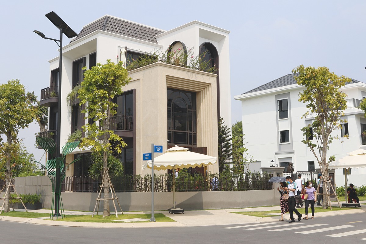 Nhiều sản phẩm cũ được “làm mới” để đưa ra thị trường. Ảnh: Lê Toàn