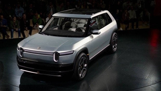 Một mẫu xe điện crossover Rivian R3 trong sự kiện ra mắt ở Laguna Beach, California, Hoa Kỳ, vào ngày 7/3/2024. Ảnh: Bloomberg