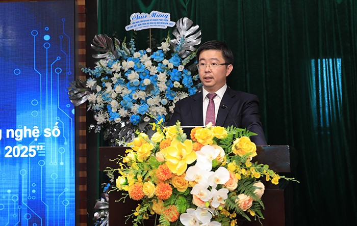 Thứ trưởng Bộ Thông tin và Truyền thông Bùi Hoàng Phương phát biểu tại Hội nghị