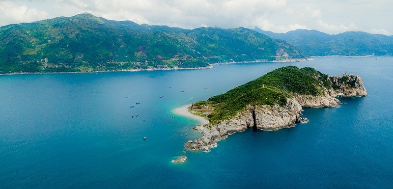 Đảo Hòn Nưa - nơi được mệnh danh là “thiên đường ngủ quên” tại Phú Yên.