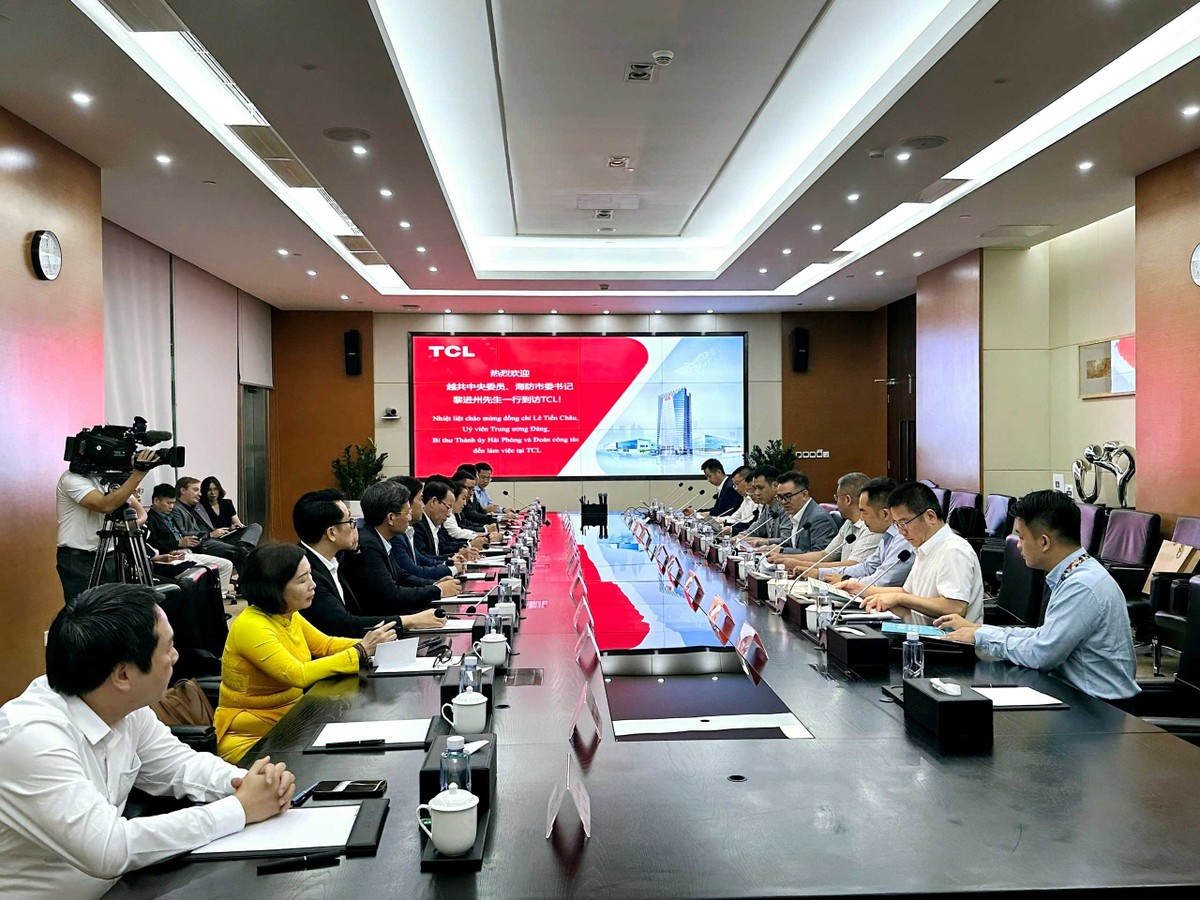 Đoàn công tác lãnh đạo Thành phố Hải Phòng thăm và làm việc tại Kl994 game bài casino hấp dẫn TCL chiều 6.8. Ảnh: Quốc Anh