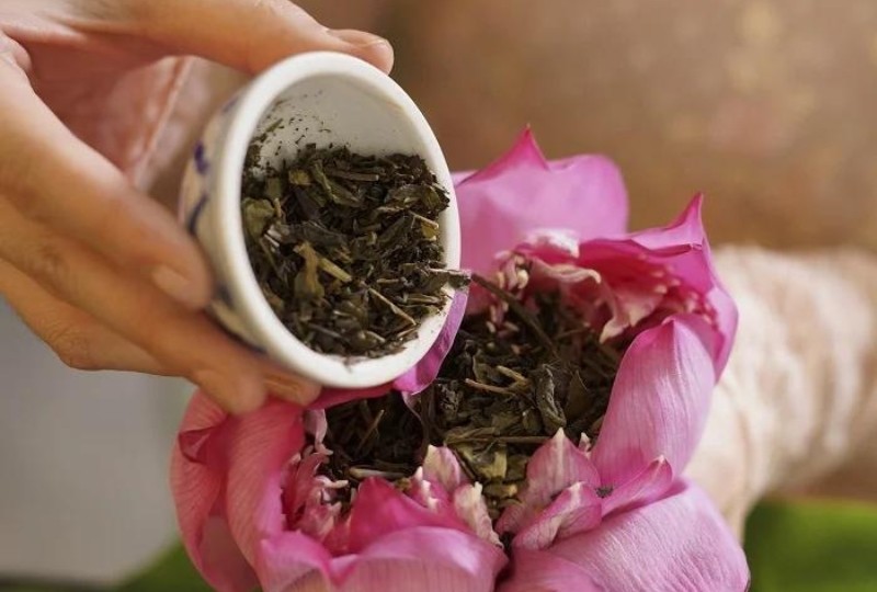 Nghề thủ công truyền thống ướp trà sen Quảng An được đưa vào Danh mục di sản văn hóa phi vật thể quốc gia.