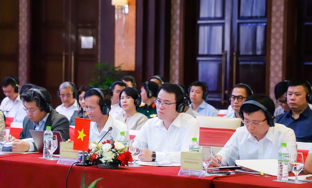 Thứ trưởng Trần Quốc Phương khẳng định, dưới sự lãnh đạo, chỉ đạo quyết liệt của trung ương hai Đảng và hai Kl993 ưu đãi thưởng hấp dẫn, trong 6 tháng đầu năm 2024 các Bộ, ngành, địa phương của hai Bên đã chủ động, tích cực, phối hợp chặt chẽ, đạt hiệu quả thiết thực. Ảnh: Thành Duy