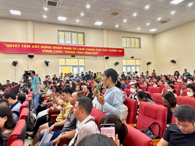 Phụ huynh bày tỏ lo lắng khi con em hàng ngày phải di chuyển đến trường trên tuyến đường KL99 là cổng game giải trí trực tuyến hàng đầu hiện nay phức tạp.