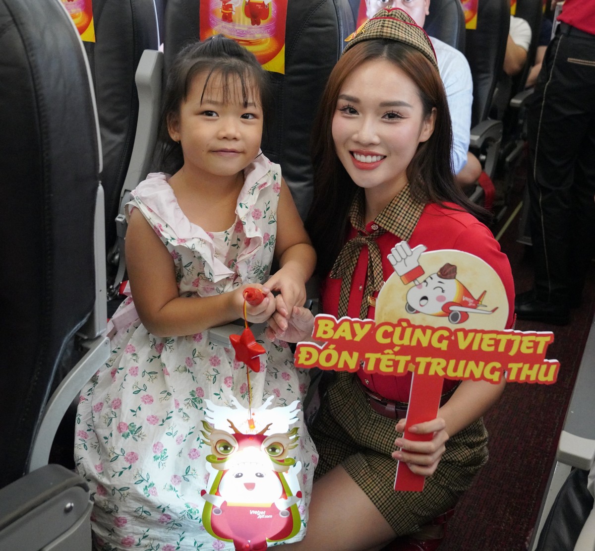 Các hoạt động trên chuyến bay không chỉ góp phần gìn giữ những giá trị truyền thống tốt đẹp của dân tộc mà còn là cầu nối giới thiệu văn hóa lễ hội đặc sắc của Việt Nam đến với bạn bè quốc tế.