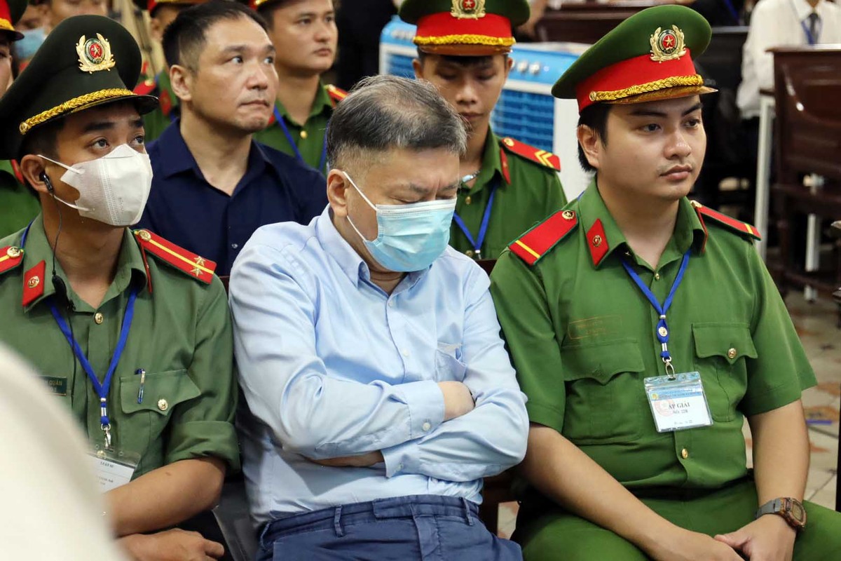 Bị cáo Chu Lập Cơ (chồng bà Lan) bị đưa ra xét xử về hành vi Rửa tiền.