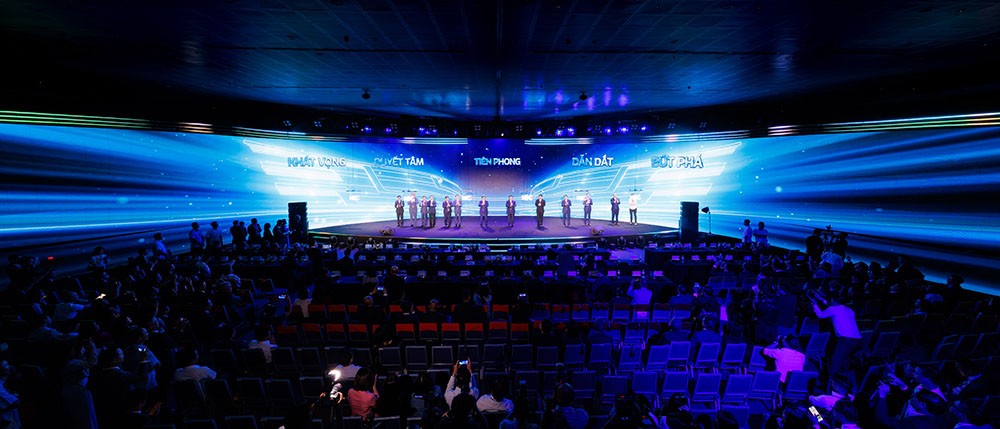Thủ tướng Phạm Minh Chính cùng các đại biểu thực hiện nghi thức khai mạc Ngày hội Đổi mới sáng tạo Việt Nam 2024.