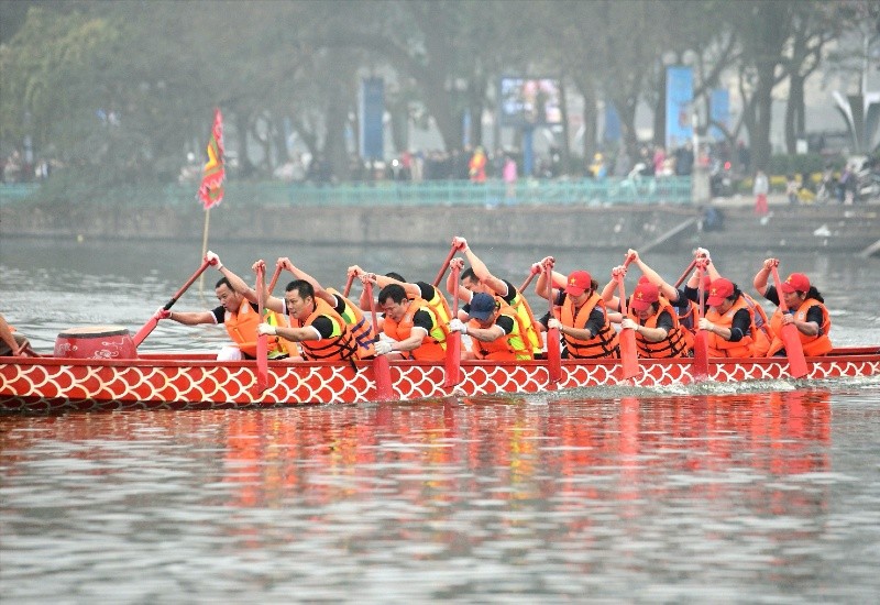 Giải Bơi chải thuyền rồng Hà Nội mở rộng năm 2024 dự kiến sẽ thu hút gần 800 huấn luyện viên và vận động viên từ 40 quốc gia, lãnh thổ, tổ chức và đơn vị tham gia. Giải Bơi chải thuyền rồng Hà Nội mở rộng năm 2024 dự kiến sẽ thu hút gần 800 huấn luyện viên và vận động viên từ 40 quốc gia, lãnh thổ, tổ chức và đơn vị tham gia.