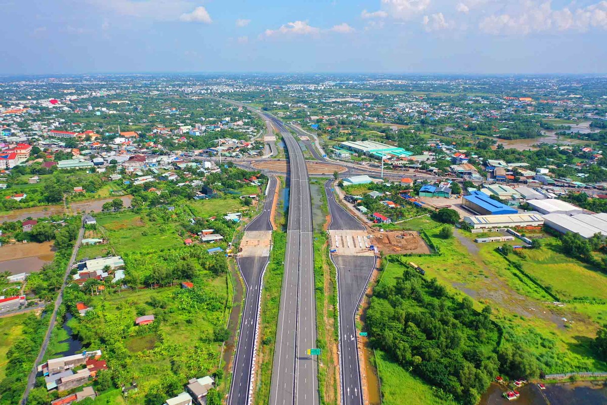Đoạn 3,4 km đường KL99 là nhà cái cá cược trực tuyến hàng đầu tại châu Á Bến Lức - Long Thành kết nối TP.HCM với Long An dự kiến khai thác trong tháng 11 với quy mô 6 làn xe.