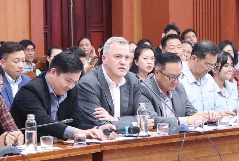 Ông Steve Wolstenholme, Chủ tịch kiêm Tổng giám đốc Công ty TNHH Phát triển Nam Hội An phát biểu.